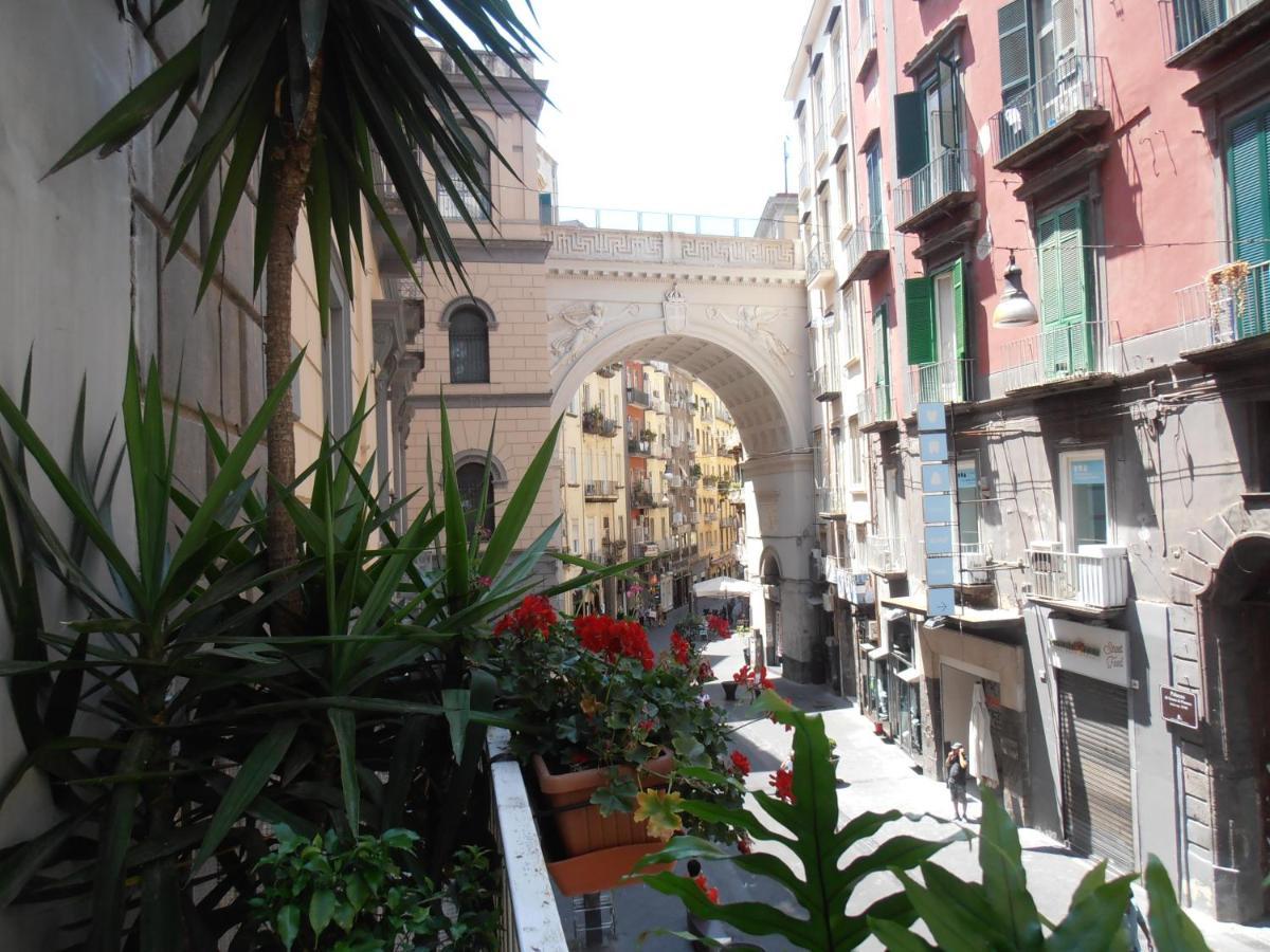 La Residenza Napoli Chiaia Short Let Apartment Superior Via Chiaia 82 Buitenkant foto