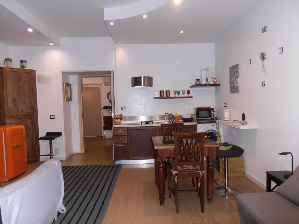 La Residenza Napoli Chiaia Short Let Apartment Superior Via Chiaia 82 Buitenkant foto