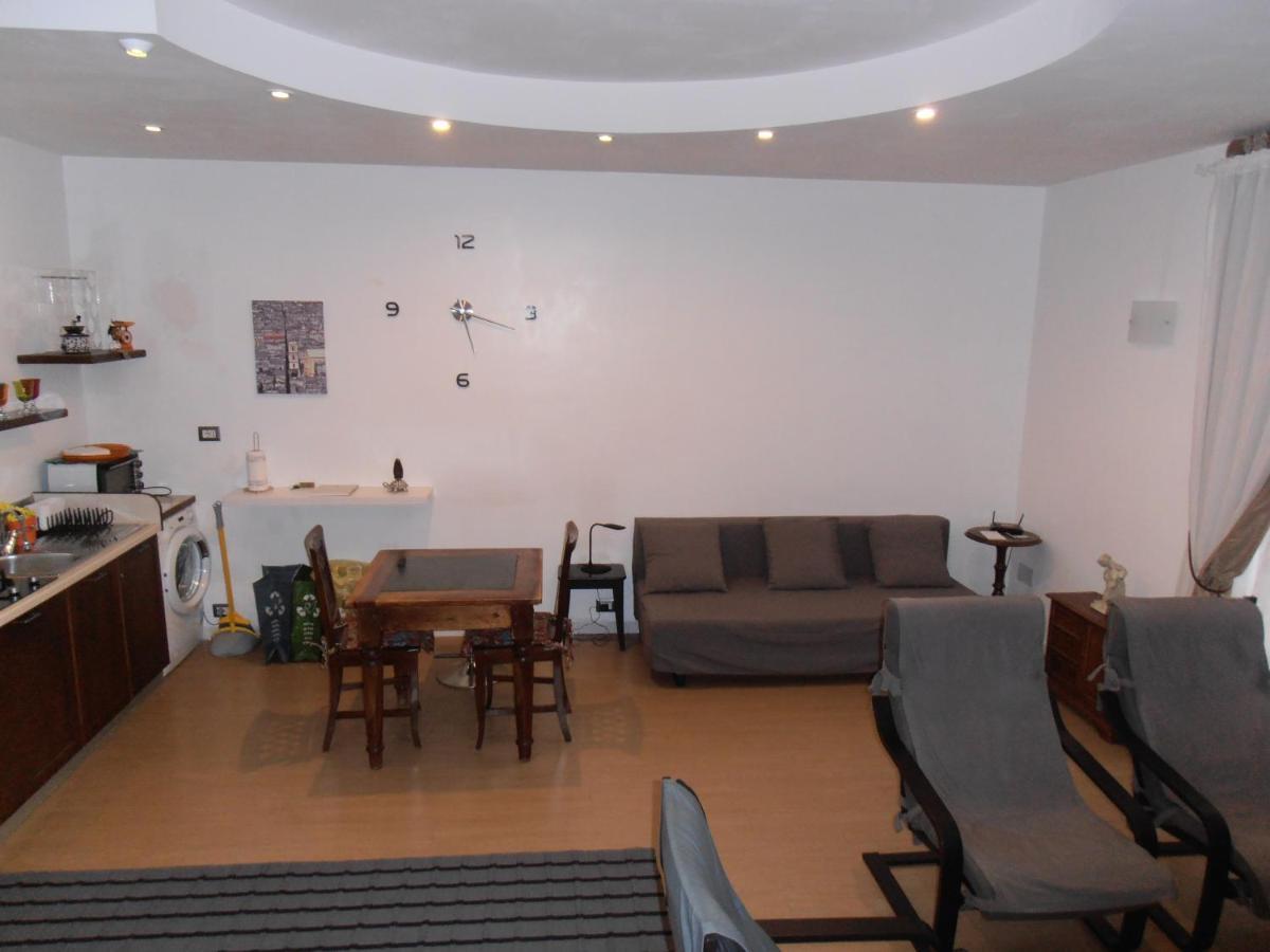 La Residenza Napoli Chiaia Short Let Apartment Superior Via Chiaia 82 Buitenkant foto