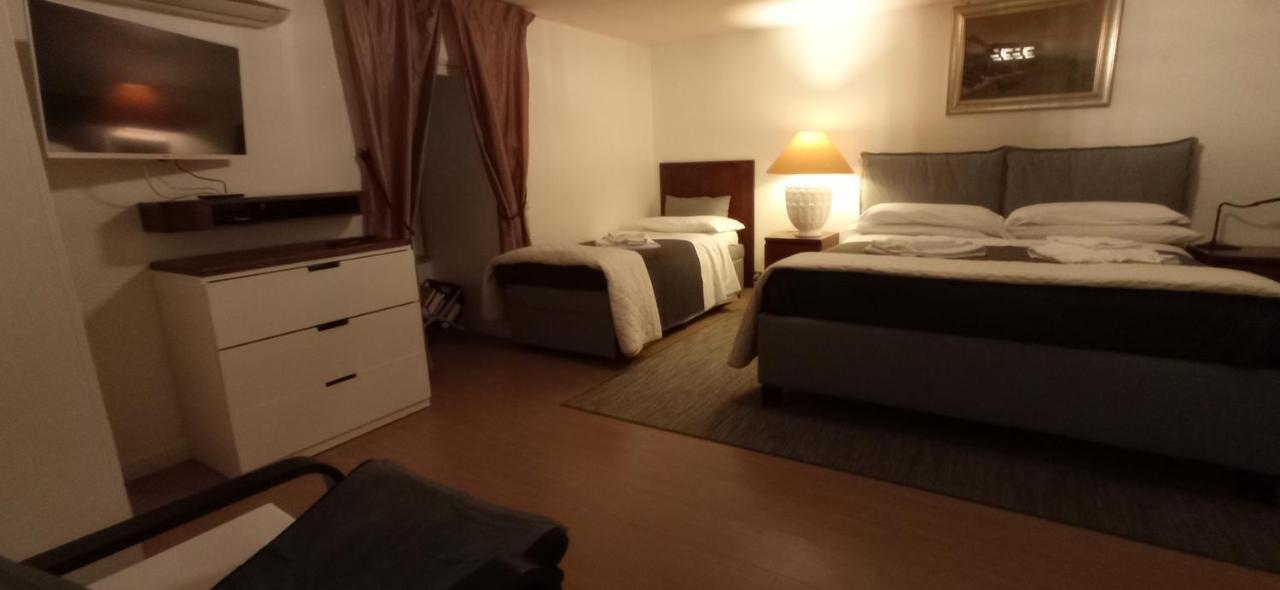 La Residenza Napoli Chiaia Short Let Apartment Superior Via Chiaia 82 Buitenkant foto