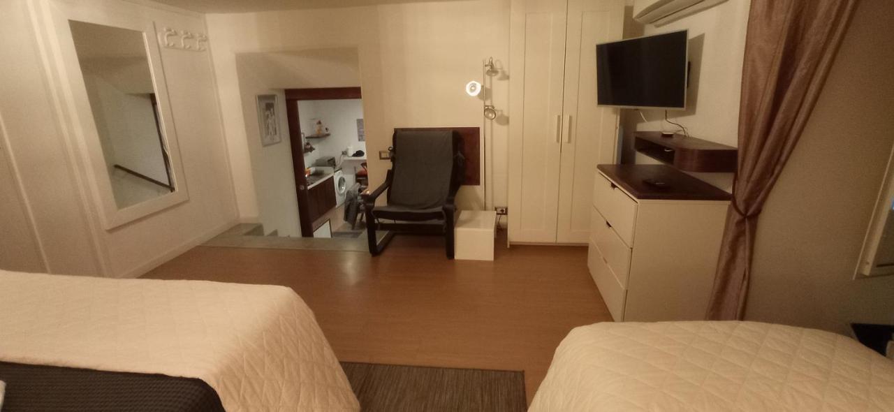 La Residenza Napoli Chiaia Short Let Apartment Superior Via Chiaia 82 Buitenkant foto