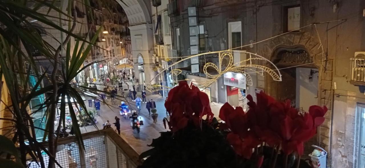 La Residenza Napoli Chiaia Short Let Apartment Superior Via Chiaia 82 Buitenkant foto