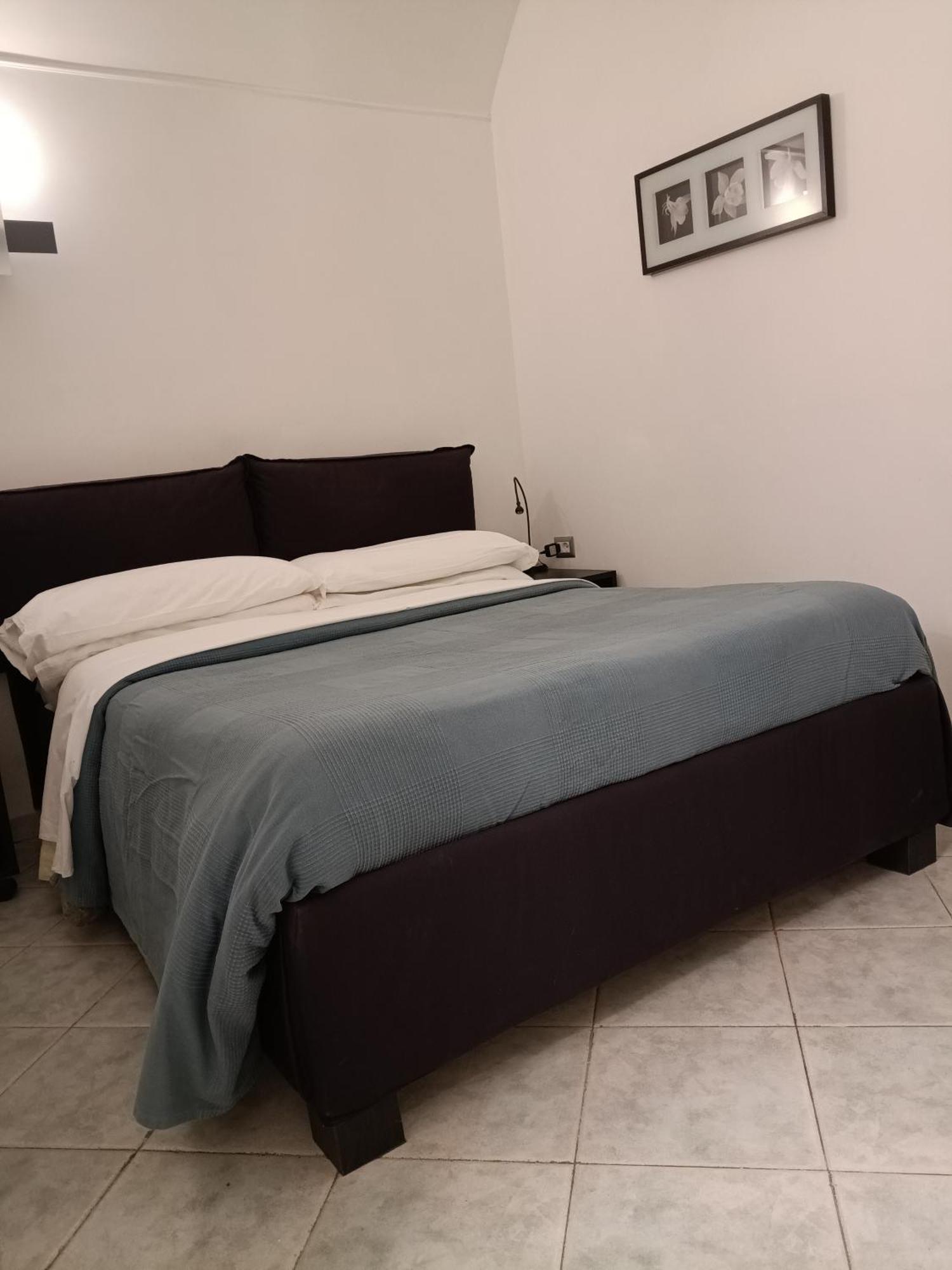 La Residenza Napoli Chiaia Short Let Apartment Superior Via Chiaia 82 Buitenkant foto