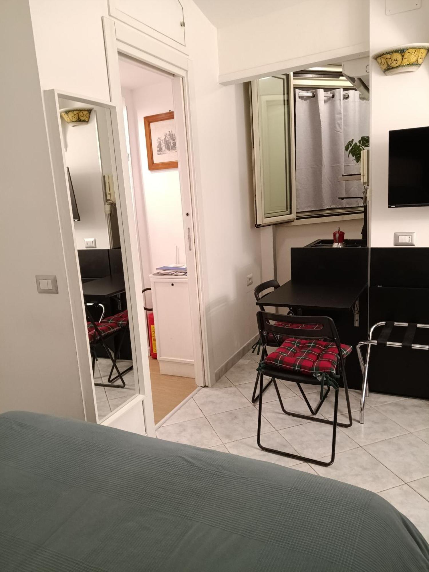 La Residenza Napoli Chiaia Short Let Apartment Superior Via Chiaia 82 Buitenkant foto
