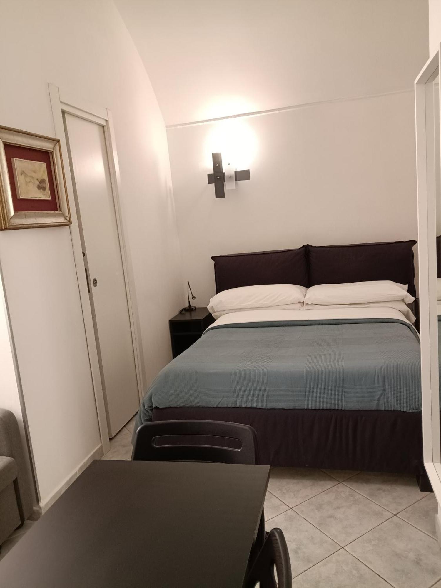 La Residenza Napoli Chiaia Short Let Apartment Superior Via Chiaia 82 Buitenkant foto