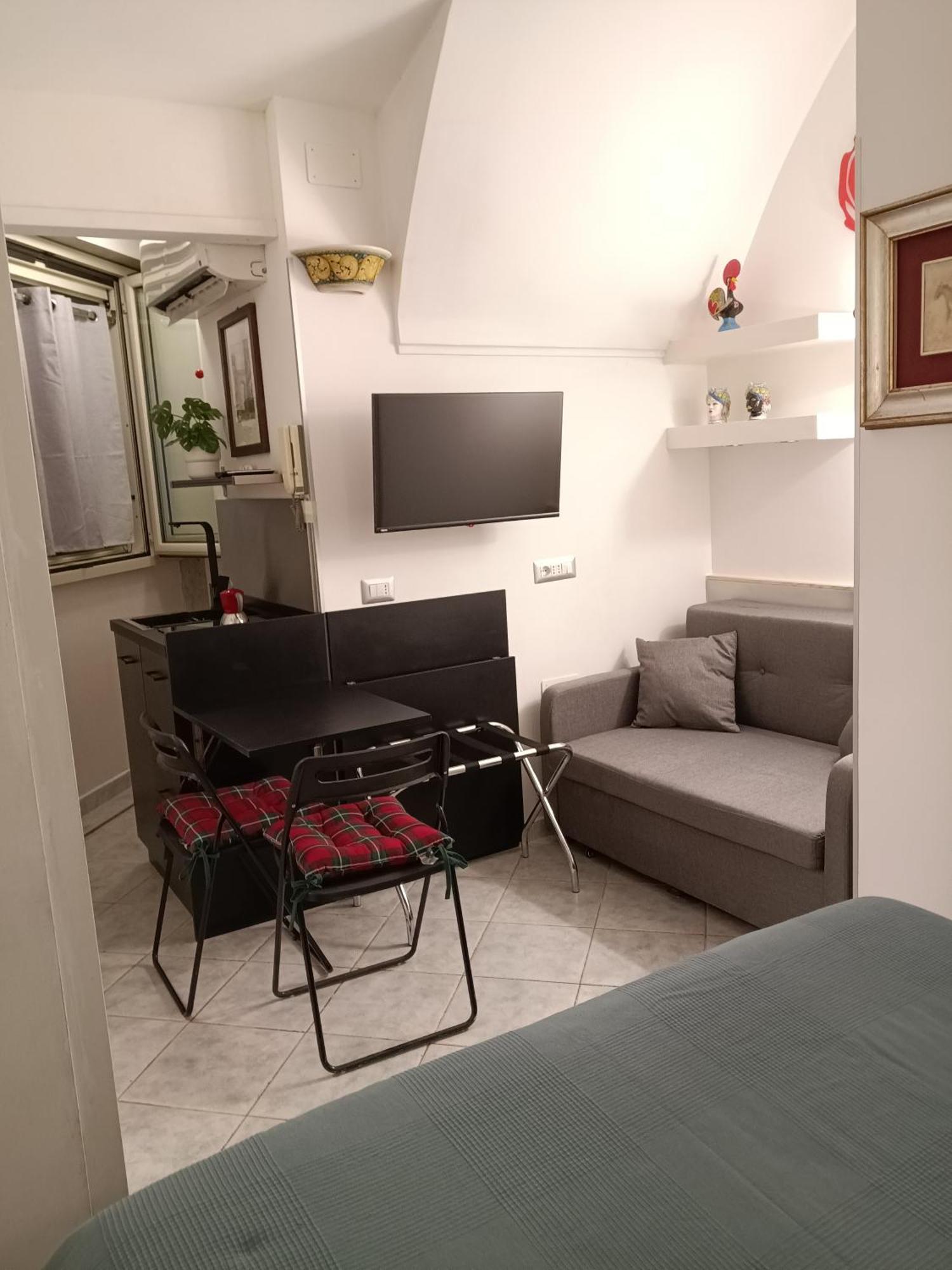 La Residenza Napoli Chiaia Short Let Apartment Superior Via Chiaia 82 Buitenkant foto