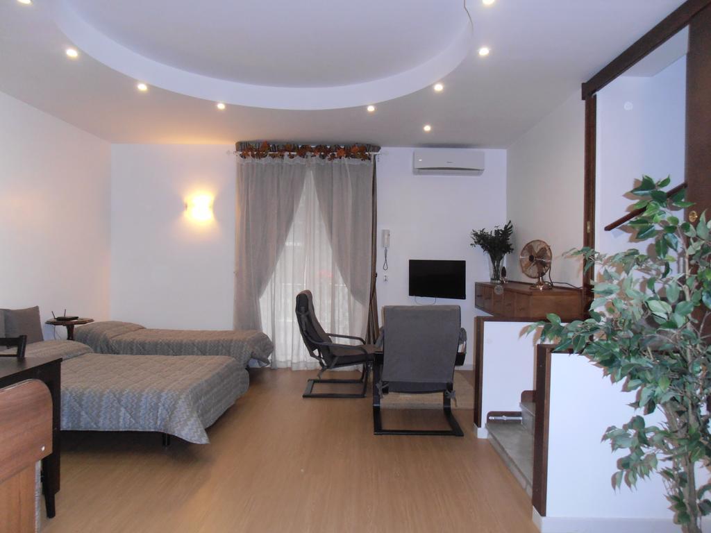 La Residenza Napoli Chiaia Short Let Apartment Superior Via Chiaia 82 Buitenkant foto