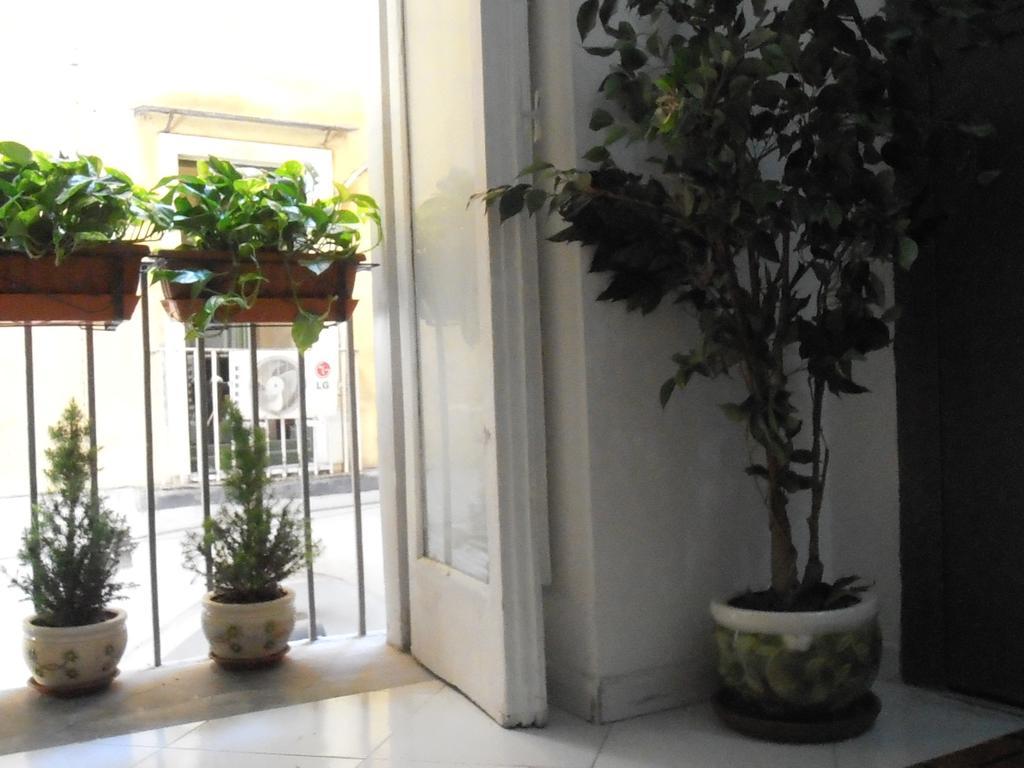 La Residenza Napoli Chiaia Short Let Apartment Superior Via Chiaia 82 Buitenkant foto